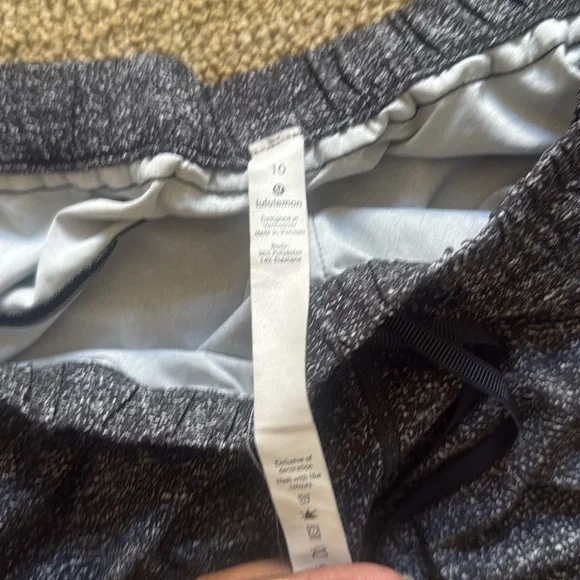 Lululemon Keep it Classic Crops 23” - Picture 4 of 5